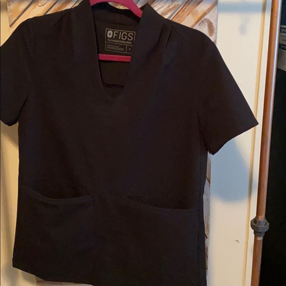 Figs scrub top